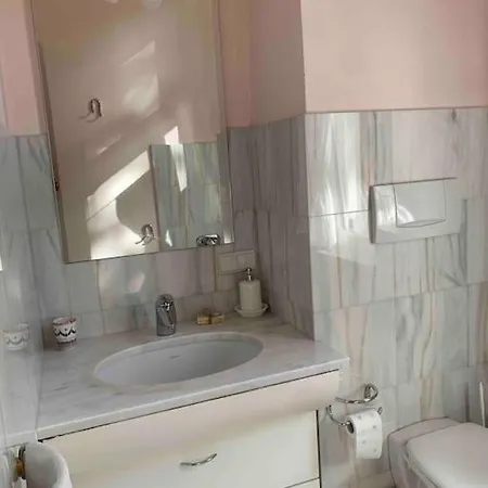 Apartment Helles In Historischer Merano