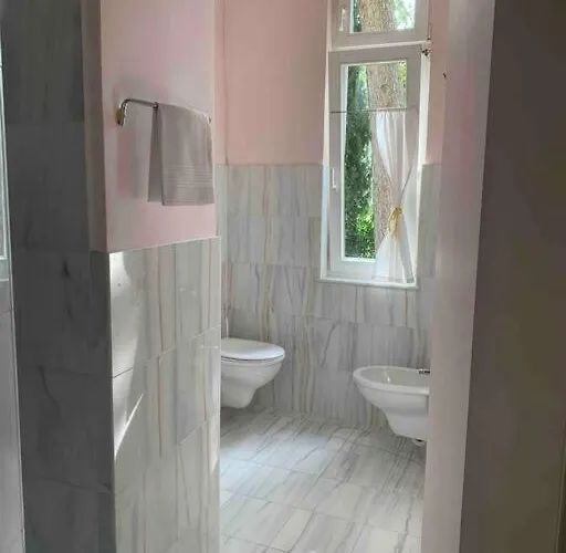 Helles In Historischer Apartment Merano